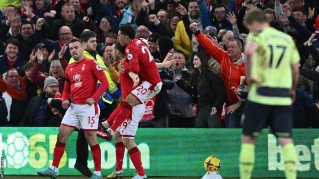 Premier Lig'de Manchester City, Nottingham Forest deplasmanında liderliği kaybetti