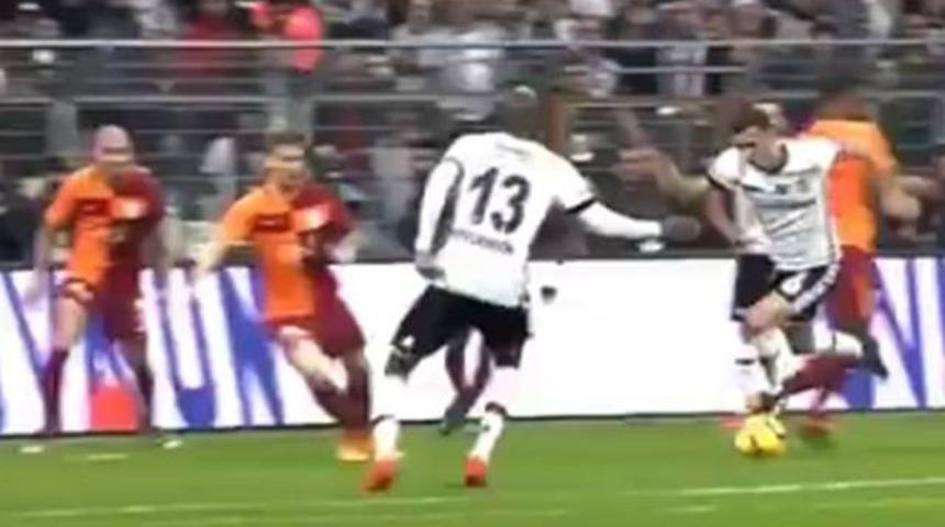 Beşiktaş Galatasray Maçı: Beşiktaş GS'yi devirdi! İşte tartışmalı pozisyonlar, goller, özet ve puan durumu