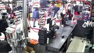 Korku dolu görüntüler! Yer: Diyarbakır... Deprem anları güvenlik kamerasında