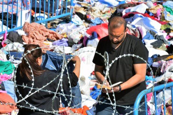 Enkazların arasında anılarını arıyorlar! Adana'da yürekleri burkan görüntü: Bir fotoğraf karesi için bile saatlerce çabalıyorlar G1