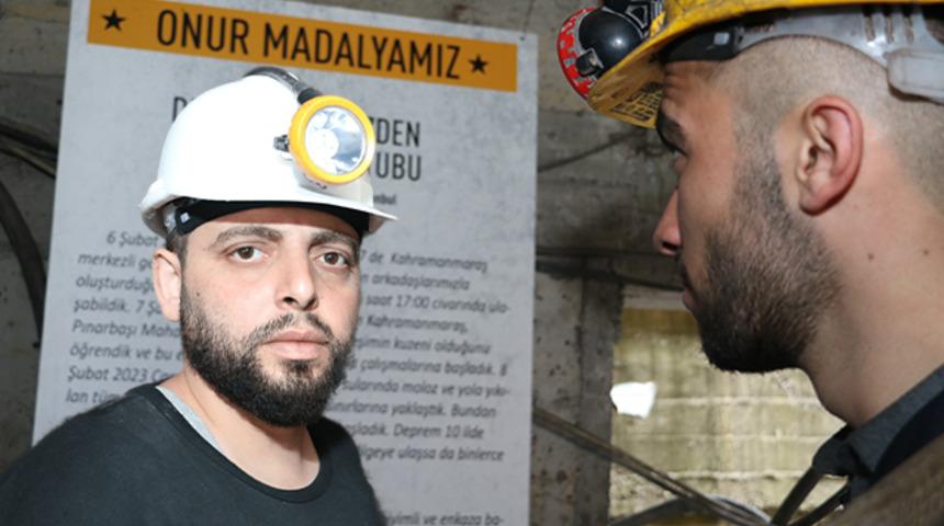 Deprem bölgesinde can kurtaran madenciler ocağın girişine astı! "Onur madalyası" saydılar... Unutmamak için okuyarak madene giriyorlar