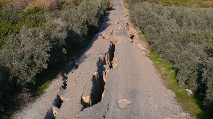 Deprem sonrası bu hale geldi! Görüntüler Hatay'dan: 3 kilometrelik yol çöktü