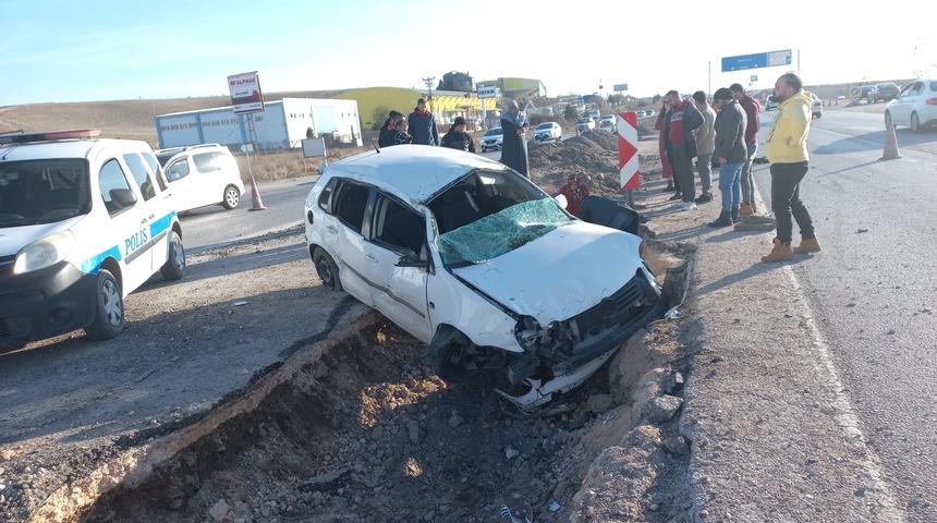 Kahramankazan’da devrilen otomobildeki 3 kişi yaralandı