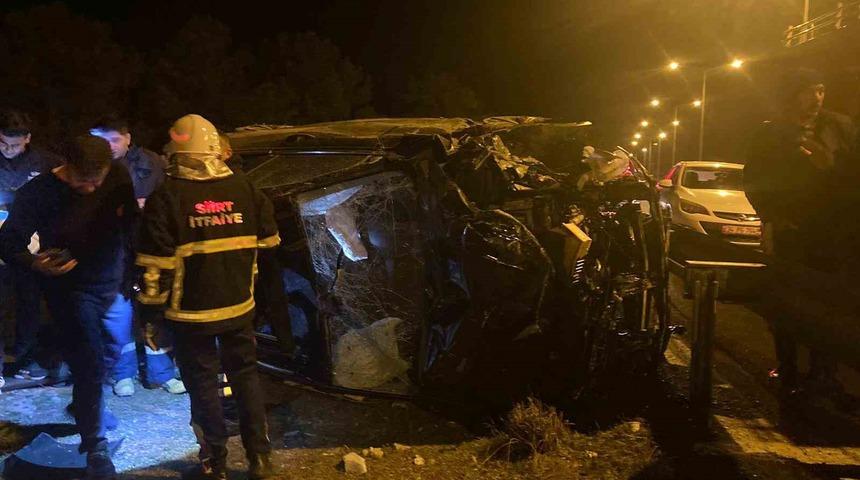 Siirt&rsquo;te otomobil şarampole yuvarlandı: 5 yaralı