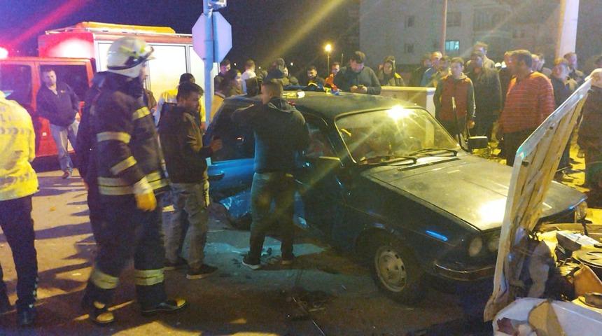 Muğla'da iki otomobilin çarpıştığı kazada 10 kişi yaralandı