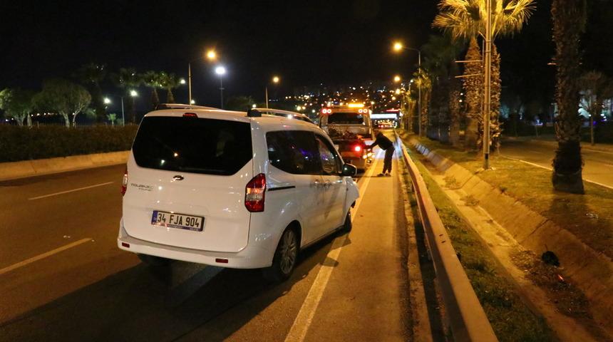 İzmir'de hafif ticari araçla çarpışan motosikletin sürücüsü öldü