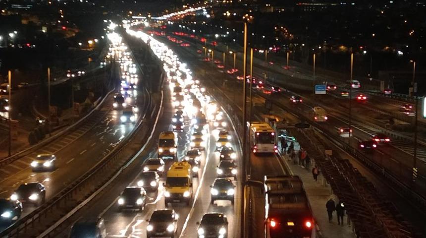Yarıyıl tatili bitti, İstanbul’da trafik yoğunluğu başladı…