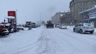Kar yağışı birçok kentte etkili oldu! Yüzlerce köye ulaşım sağlanamıyor