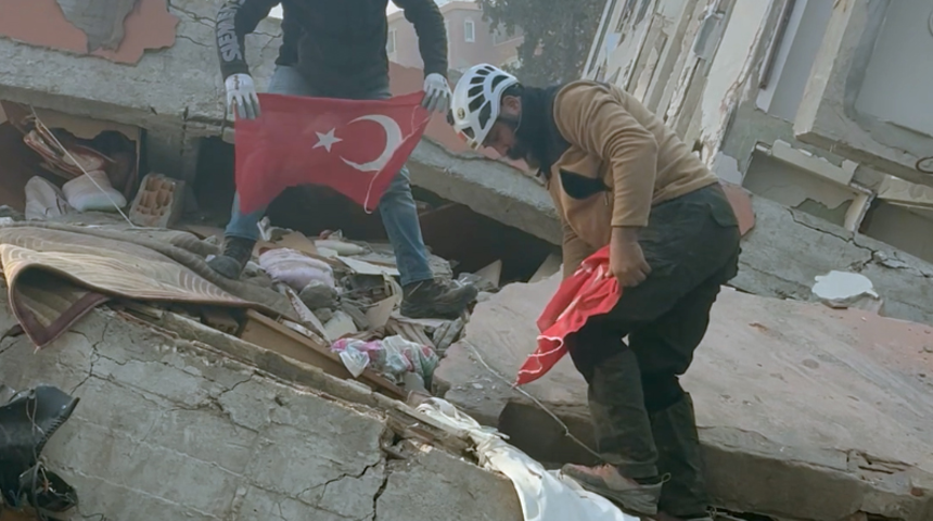 Hatay&rsquo;da yaşananları anlattı&hellip; &lsquo;G&ouml;z g&ouml;re g&ouml;re &ouml;lmedik, &ouml;ld&uuml;r&uuml;ld&uuml;k&rsquo;