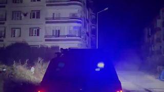 Hatay Defne'de deprem anı kamerada! Korku dolu anlar yaşandı! Bina altlarından uzaklaşın