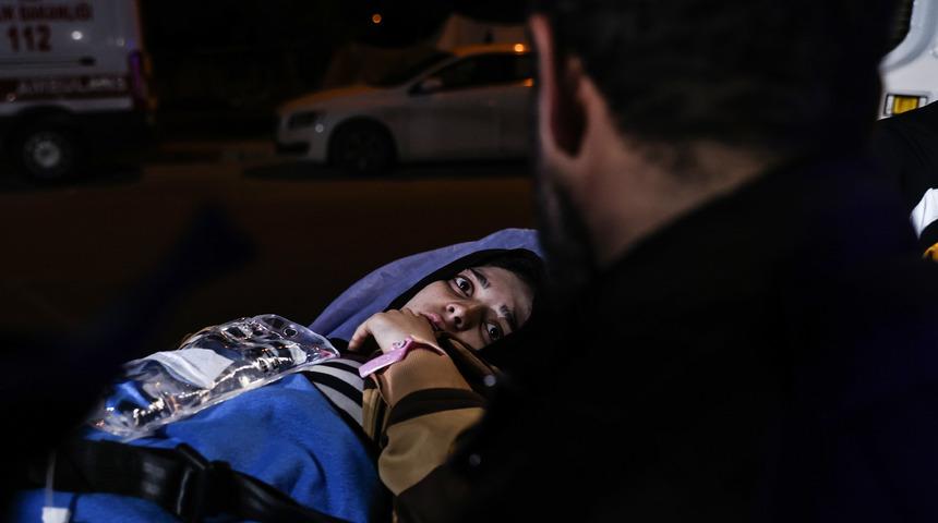 Hatay merkezli depremde fenalaşan hamile kadın sahra hastanesinde doğum yaptı