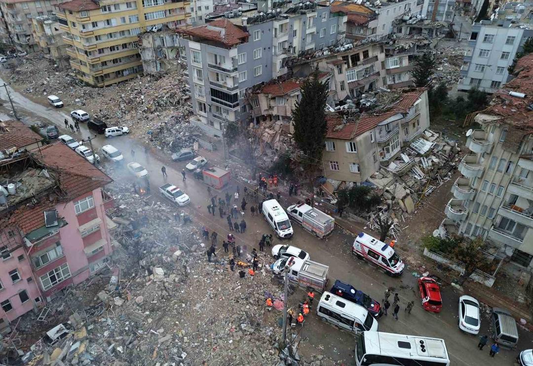 Hatay'daki depremin ardından bu sabah! Enkaz alanı havadan g&ouml;r&uuml;nt&uuml;lendi