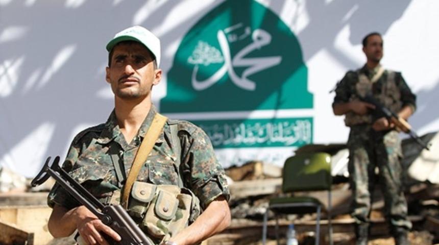 Savaşın eşiğinde... Az evvel duyuruldu: Füze fırlattık!