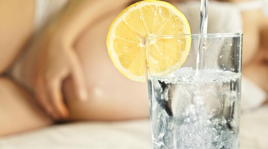 Hamileler nane limon içebilir mi, mide bulantısına iyi gelir mi? Hamilelikte nane limon nasıl tüketilir, günde kaç bardak içilir?