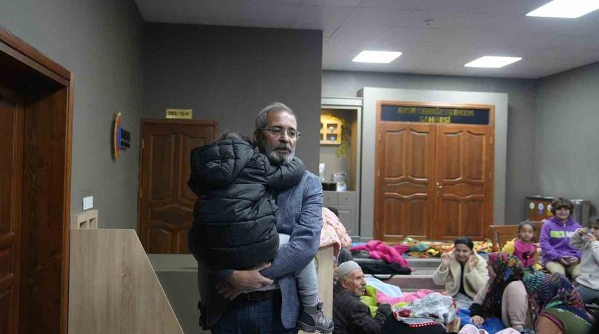 Tarsus Belediyesi Hatay depreminin ardından seferber oldu