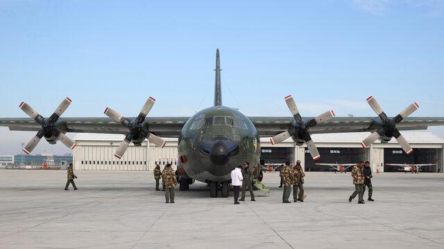 Deprem bölgesinden 10 yaralı, uçakla İstanbul'a getirildi