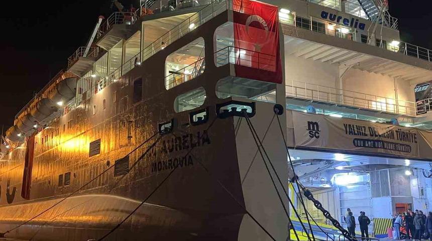 2 bin kişilik yolcu gemisi Hatay Limanı'nda: Depremzede vatandaşlar konaklayacak