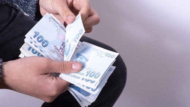 Çalışan emekliye 5000 TL ikramiye! Yasa hazırlanıyor: Ne zaman verilecek? Tarih ortaya çıktı…