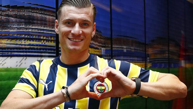 Fenerbahçe'de Ezgjan Alioski ile yollar ayrılıyor! Yıldız oyuncu İstanbul ekibi ile anlaşmak üzere...