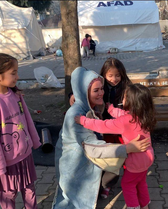 Survivor Nagihan Karadere deprem bölgesinden paylaştı! 'Buraya gezmeye gelmedik'