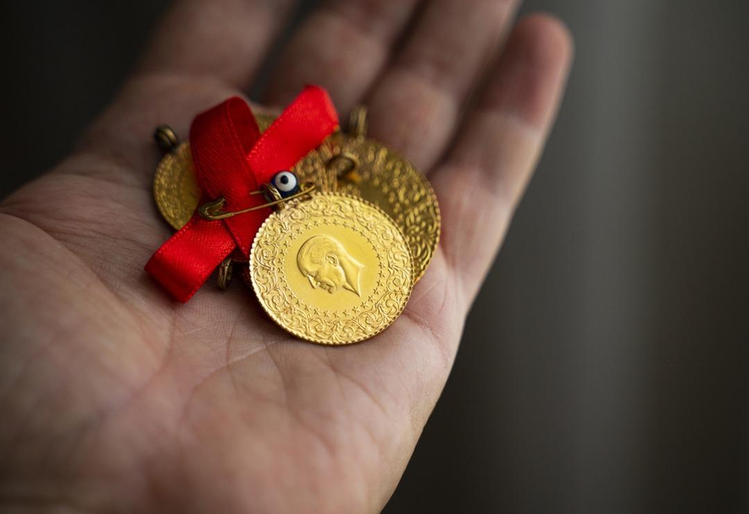 SON DAKİKA: Gram altın i&ccedil;in tarihi a&ccedil;ıkladılar! Fed faiz kararı sonrası yeni tahmin: &lsquo;2500 liralık harekete hazır olun&hellip;&rsquo;