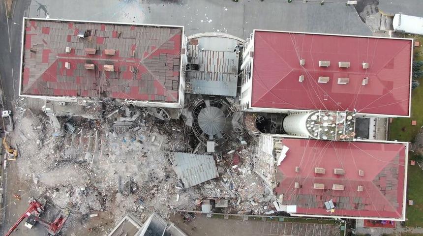 Kolon kesme, zemin suyundan sonra şimdi de o... 'Binanın dengesini bozuyor'