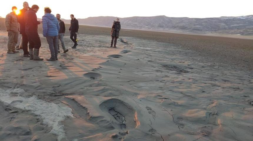 Deprem sonrası zemin sıvılaşması uzmanları da şaşırttı! "Bir fay kırığı ya da yarığı değil"