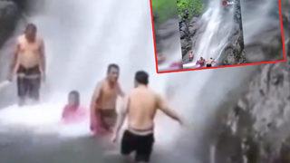 Endonezya'da korkunç olay! Şelaleye giren ailenin üzerine ağaç düştü: Ölü ve yaralılar var