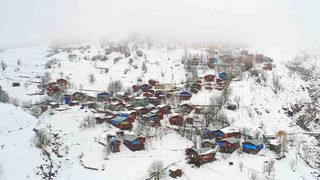 Artvin'de çığ altında kalan kişiyi ekipler kurtardı