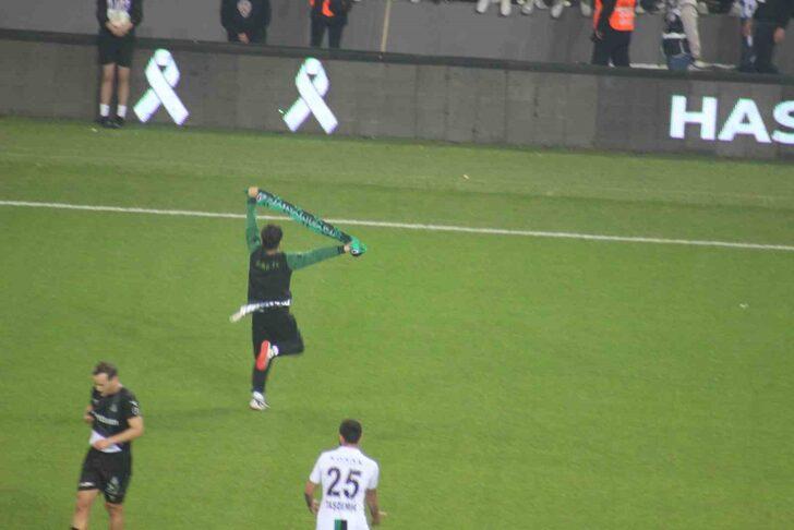 Deprem bölgesine gelirleri bağışlanmak üzere oynanan Kocaelispor Sakaryaspor maçında çirkin olaylar! Birçok taraftar gözaltında... G5