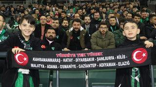 Kocaelispor ile Sakaryaspor depremzedeler yararına dostluk maçı yaptı