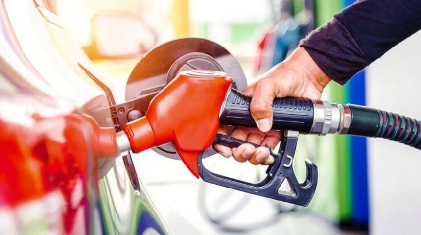 BENZİN FİYATINA İNDİRİM GELDİ! Araç sahipleri dikkat: Motorin için o günü bekleyin! 23 Şubat 2023 Perşembe benzin ve motorin fiyatları!