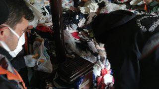 Eve giren ekipler gördüklerine inanamadı! Karşılaştıkları manzara karşısında adeta şaşkına döndüler: 20 kişilik ekip, 7 saat çalıştı