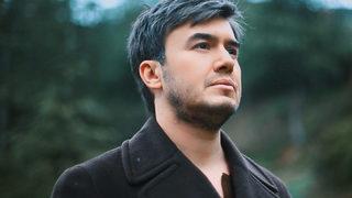 Ünlü şarkıcıdan depremzede aileye duygulandıran jest! 