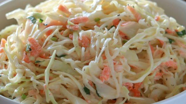 Tavuğun vazgeçilmezi Coleslaw (Lahana Salatası) nasıl yapılır? Orijinal Coleslaw salatası tarifi