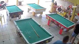 Bilardo oynarken katliam yaptılar! Kendilerine gülen 7 kişiyi öldürdüler... Brezilya'daki dehşet kamerada