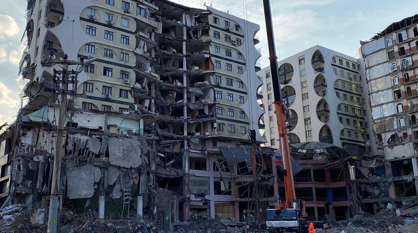 Diyarbakır'da hasarlı yapıların yıkım işlemlerinin durdurulduğu belirtilmişti! Diyarbakır Barosu'ndan yeni açıklama: Karar sehven verildi