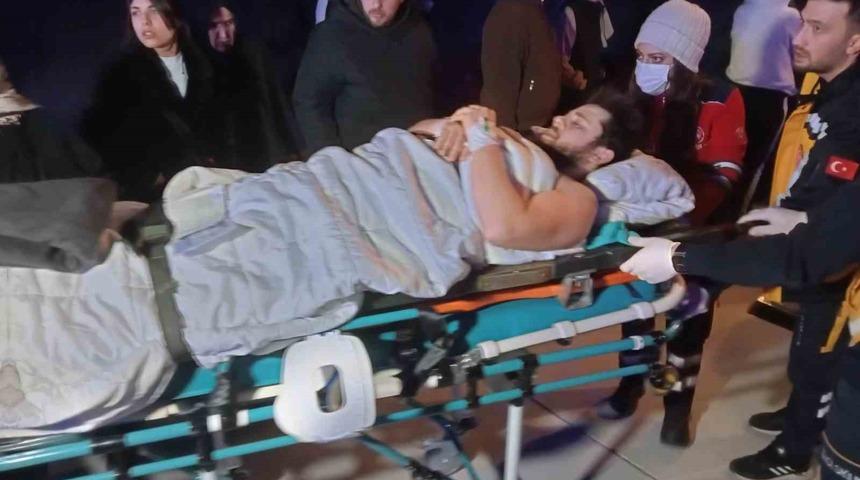 Adana’daki 38 yaralı depremzede ve 31 refakatçi TSK’ya ait uçakla İstanbul’a getirildi