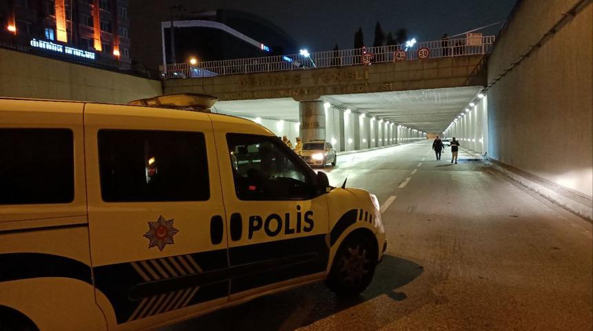 Kocaeli'de tünel girişinde sır olay... Bakım onarım ekipleri yerde hareketsiz gördü, sağlık ve polis ekiplerine haber verdi! 