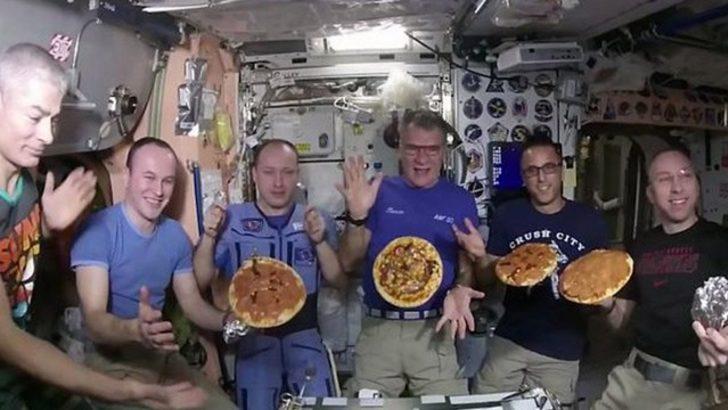 Uzay istasyonunda pizza hazırladılar