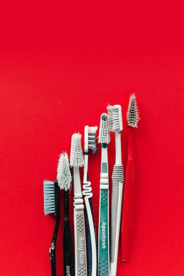 Ağız sağlığınız için normal diş fırçaları mı yoksa elektrikli diş fırçası mı kullanmamız gerekiyor?