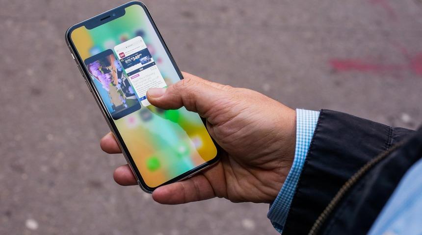 Hayal değil gerçek: Apple'dan katlanabilir iPhone X geliyor!