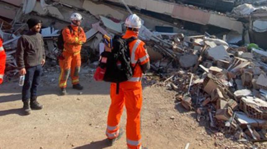 Yürekleri yakan yıkımı böyle tarif etti... "Sanki yerden kaldırılıp tekrar yere atılmış gibiydiler"