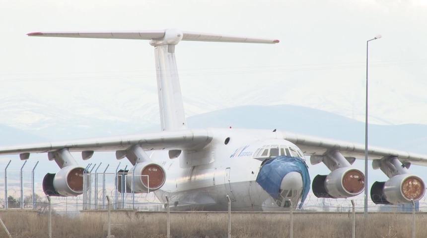 Van depremi sembollerindendi! Kaza kırımına uğrayan uçak 1,5 milyon liraya satıldı