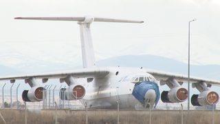 Van depremi sembollerindendi! Kaza kırımına uğrayan uçak 1,5 milyon liraya satıldı