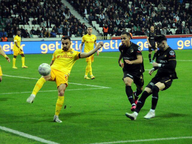 Biri 3'te 3 yaptı, diğeri galibiyeti unuttu! Kayserispor Giresunspor'u 2-1 mağlup etti