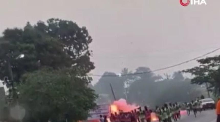 Kamerun'daki patlama anı kamerada! 600 sporcunun katıldığı dağ yürüyüşüne bombalı saldırı