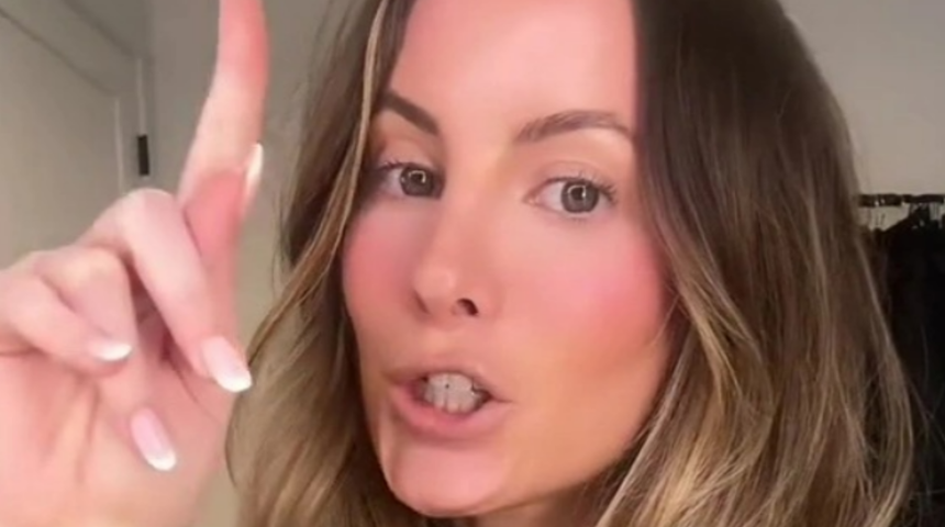 Stilist son 8 yılın en &ccedil;irkin moda trendini a&ccedil;ıkladı! Kullanımı giderek artıyor...