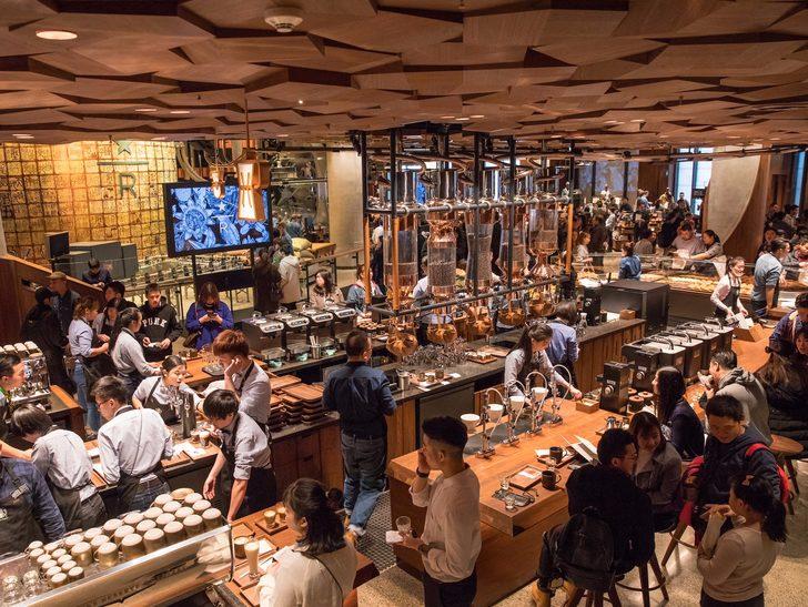 Kahve devi Starbucks'tan bugüne kadarki en büyük şube! Tam 2 bin 800 metrekare... G1