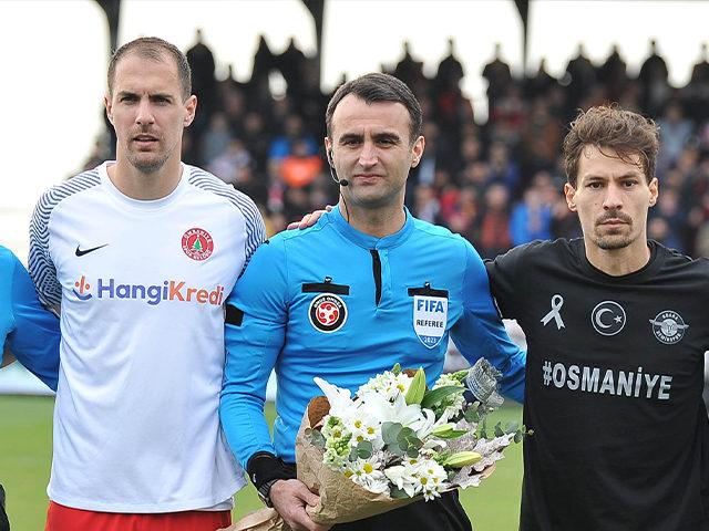 Ümraniyespor, Adana Demirspor karşısında 1 puanı son dakikada kurtardı!